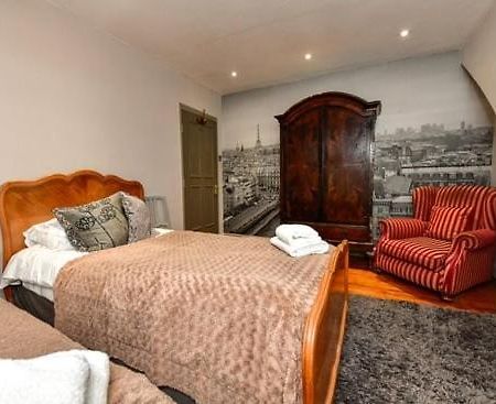 Quirky 4 Bedroom Apartment With Terrace Cardiff Exterior foto