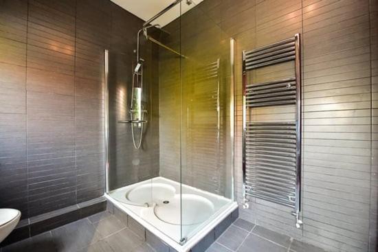 Quirky 4 Bedroom Apartment With Terrace Cardiff Exterior foto